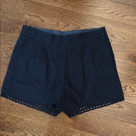 J. Crew Pants - J Crew pleated side zip Women's Navy Eyelet Shorts